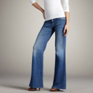 Mother Wilder low rise bootcut flare jeans medium kitty fading distressed 31